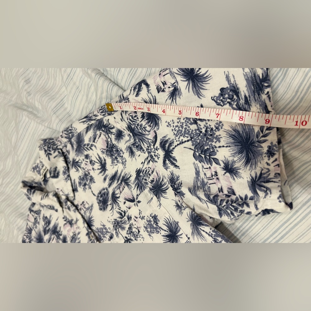 Linen Blouse - Abercrombie & Fitch -Hawaiian blue & white print - Picture 7 of 11